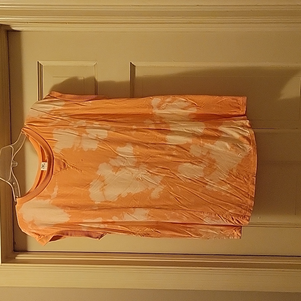 NWOT Peach and cream tank